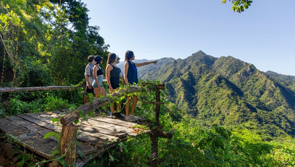 River Park – Tour de Hiking por la Sierra Madre y Jorullo Point