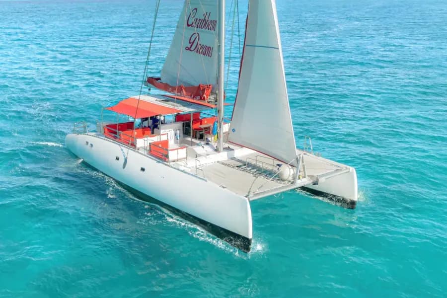 Tour Todo Incluido en Catamarán a Isla Mujeres